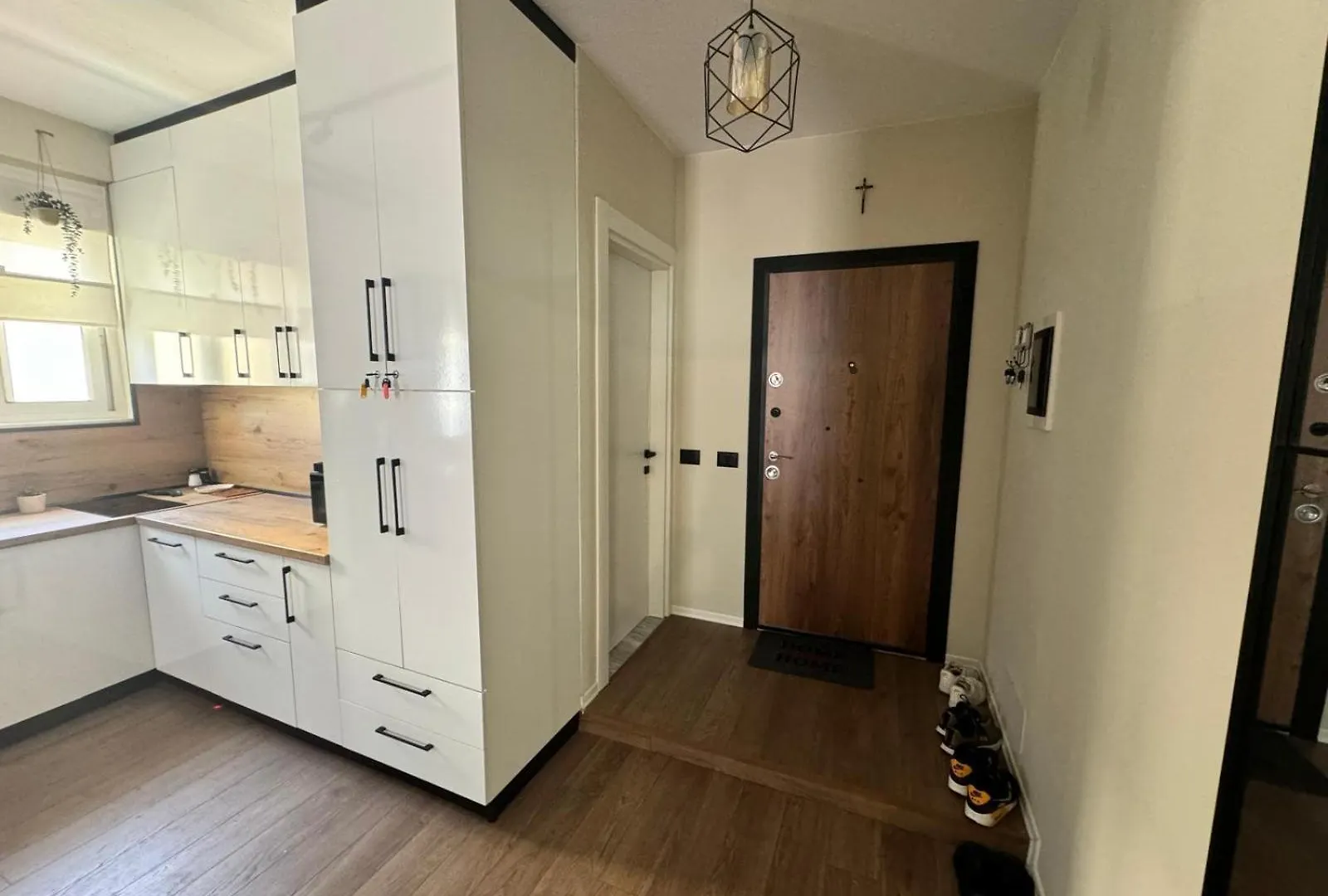 דורס Allo Apartments 0*,