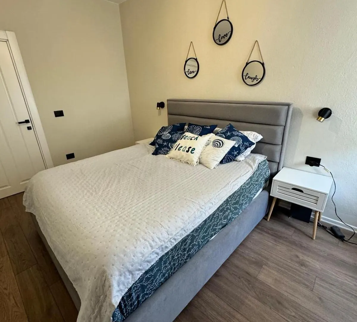דורס Allo Apartments