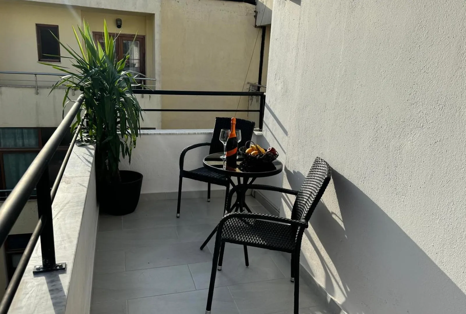 דורס Allo Apartments