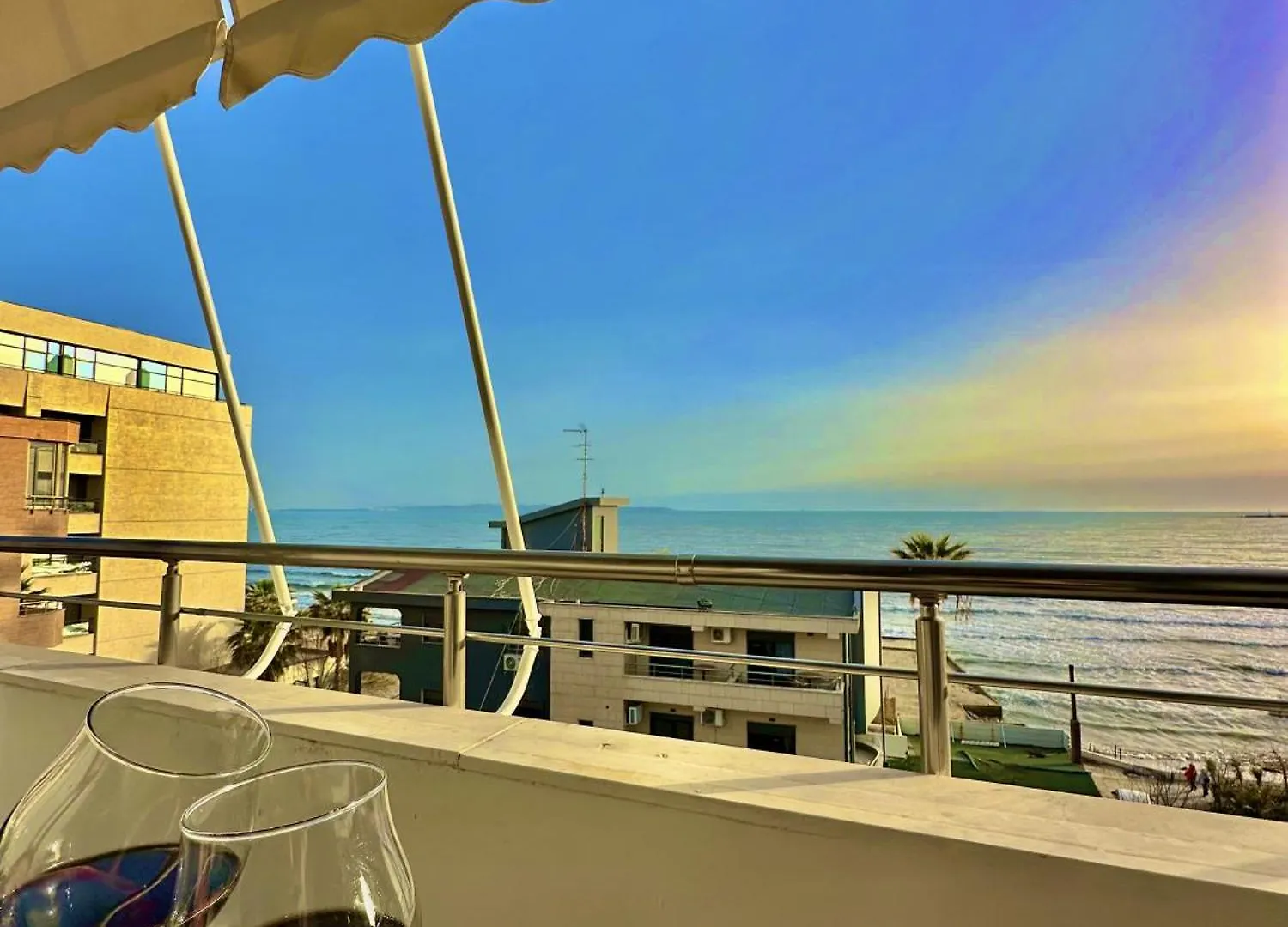 דורס Allo Apartments 0*,